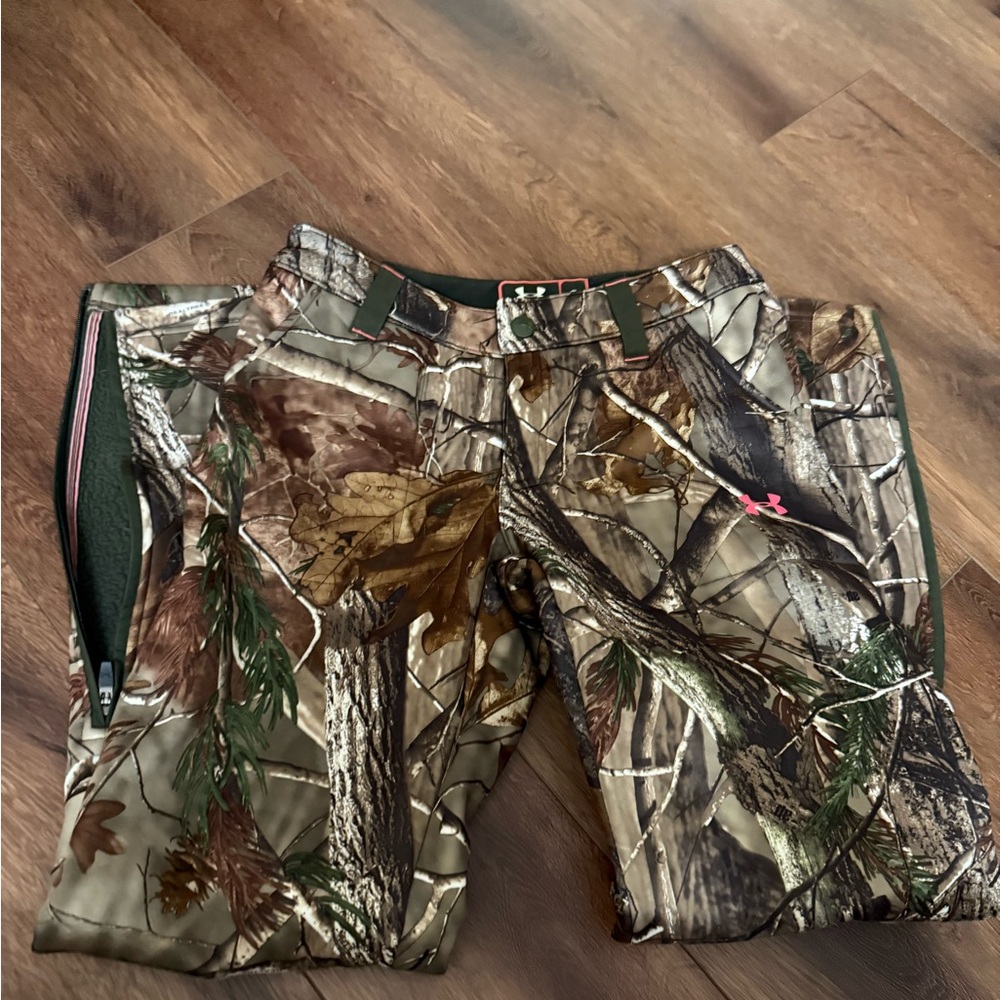 Under Armour Camouflage hunting Pants women’s